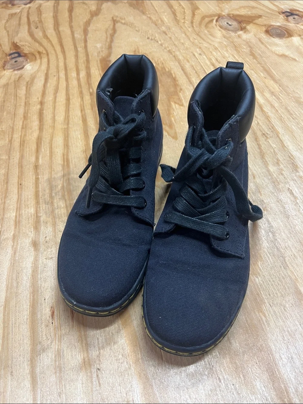 Dr marten high top sneakers Maelly NEW size 7 L